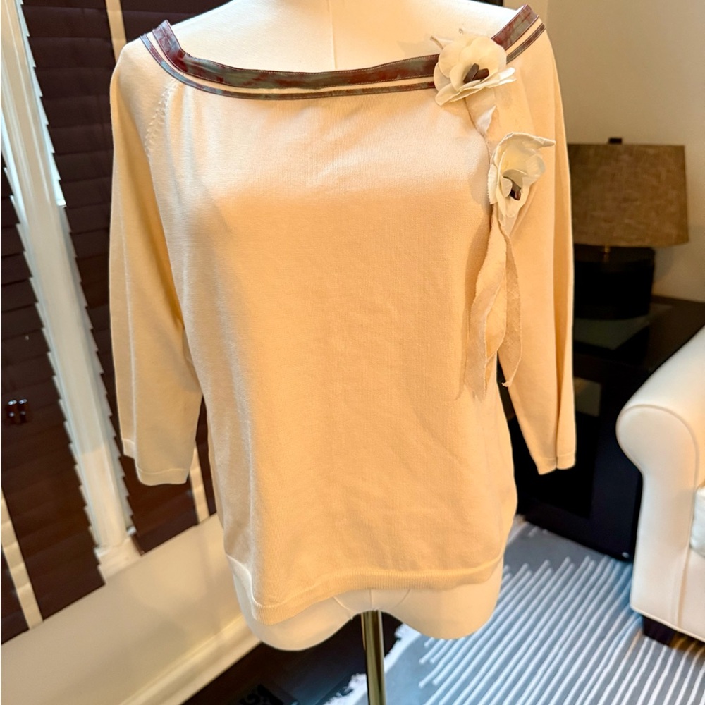 Paraphrase Cream Top with Subtle Floral Detail
